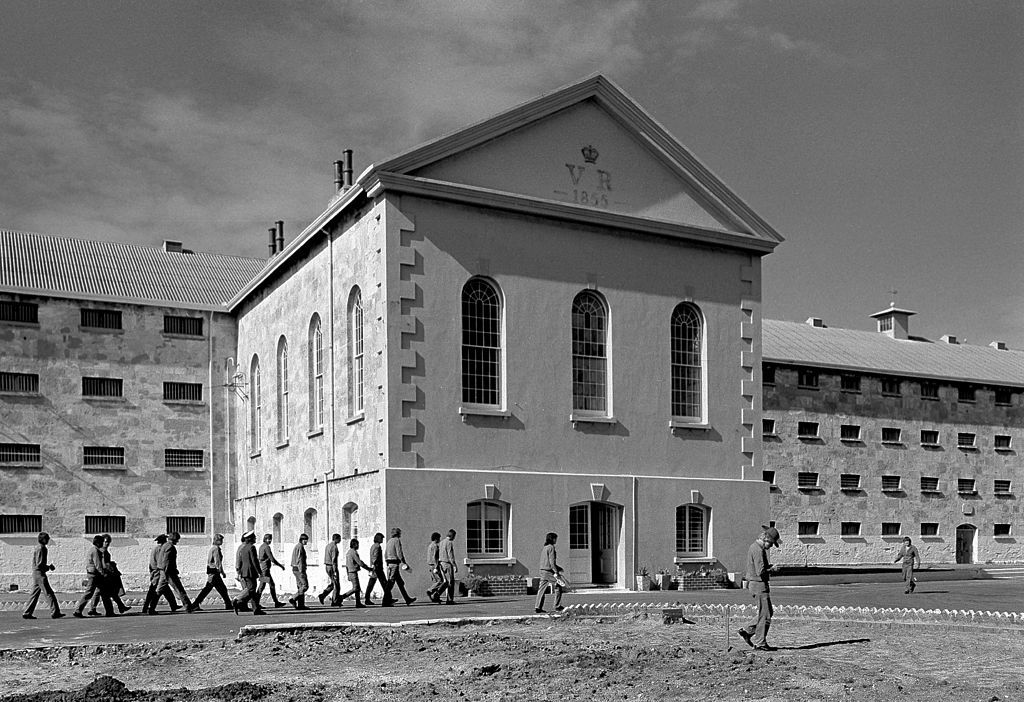 Fremantle_Prison_inmates_and_main_front_Iwel_jpeg_convert.jpg
